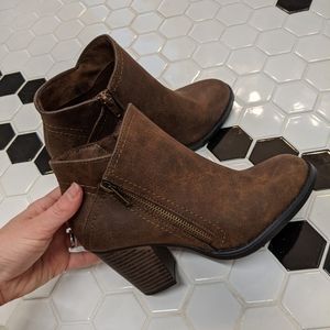 Rampage zipper ankle booties size 6! Never worn!
